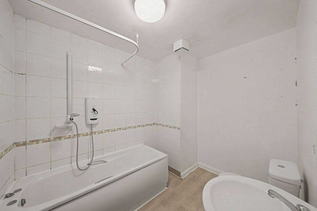 320 Spackmans Way, Slough, SL1 2SD 98