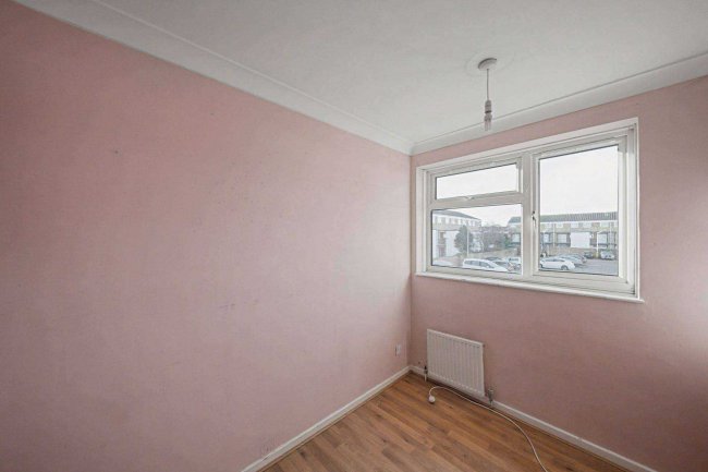 320 Spackmans Way, Slough, SL1 2SD 98