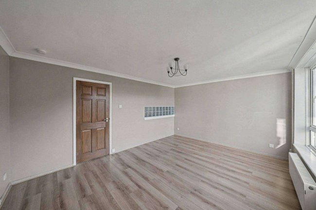 320 Spackmans Way, Slough, SL1 2SD 98