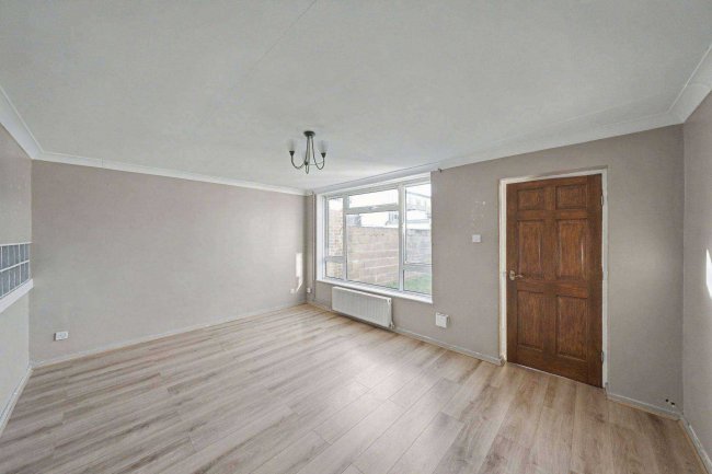 320 Spackmans Way, Slough, SL1 2SD 98