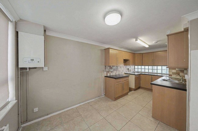 320 Spackmans Way, Slough, SL1 2SD 98