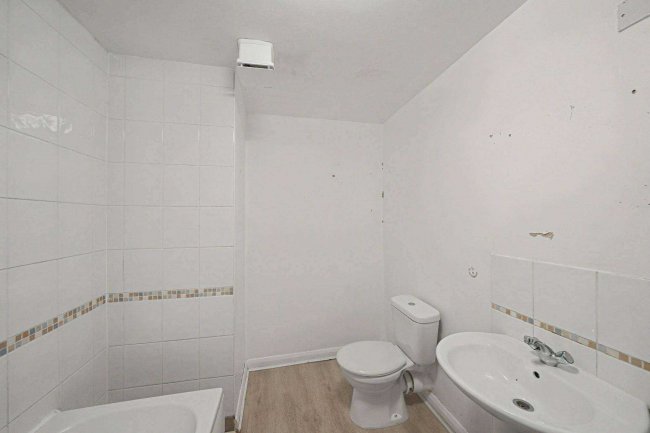 320 Spackmans Way, Slough, SL1 2SD 98