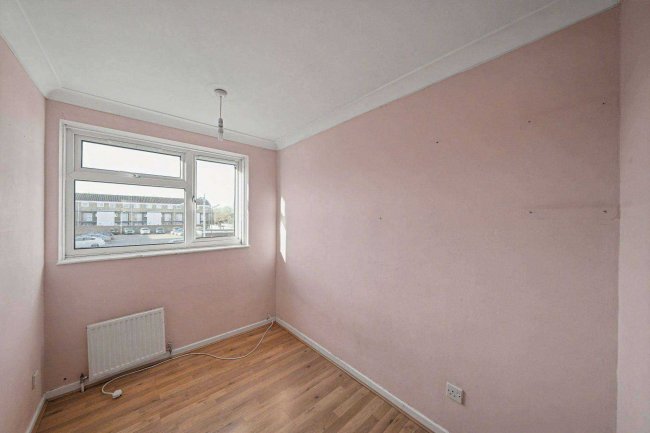 320 Spackmans Way, Slough, SL1 2SD 98