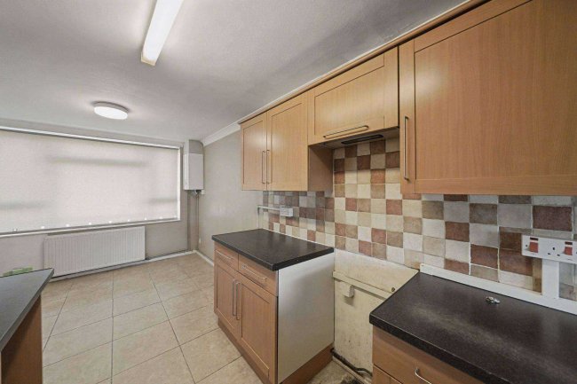 320 Spackmans Way, Slough, SL1 2SD 98