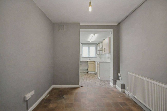 78A Stopford Road, London, E13 0LZ 2