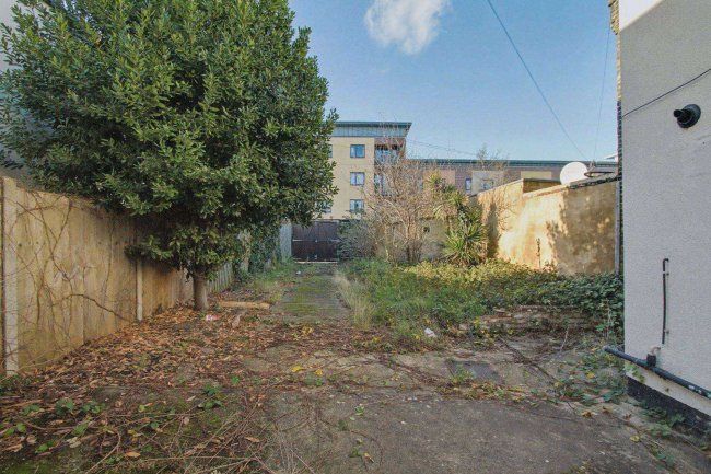 78A Stopford Road, London, E13 0LZ 2