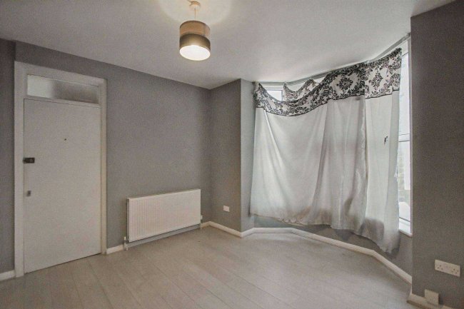 78A Stopford Road, London, E13 0LZ 2