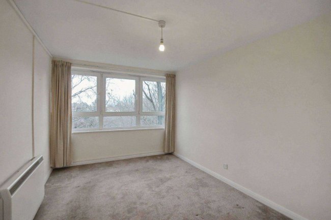 Flat 270, Haynes Park Court, Hornchurch, RM11 2DG 17