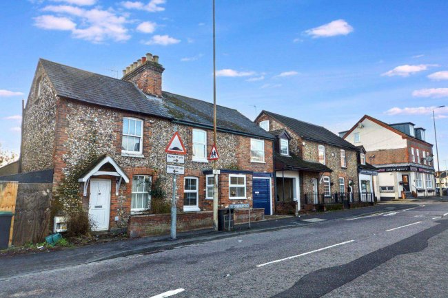 17 St Johns Road, Hemel Hempstead, Hertfordshire HP1 1QF 1