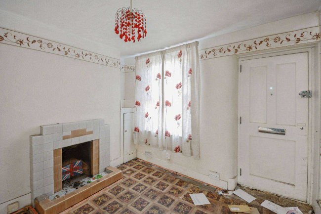 17 St Johns Road, Hemel Hempstead, Hertfordshire HP1 1QF 1