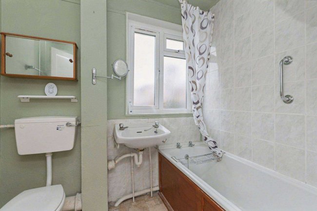 15 Courtenay Road, Wantage, Oxfordshire OX12 7DW 10