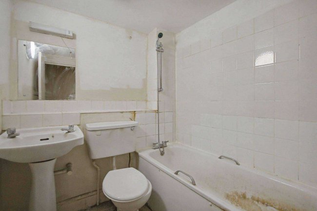 213 Westbourne Park Road, London W11 1EA 71