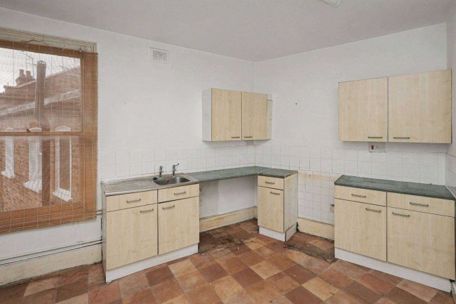 19b Kenmont Gardens, Kensal Green, London NW10 6BT 73