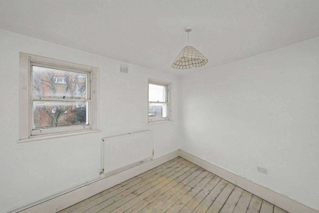 19b Kenmont Gardens, Kensal Green, London NW10 6BT 73