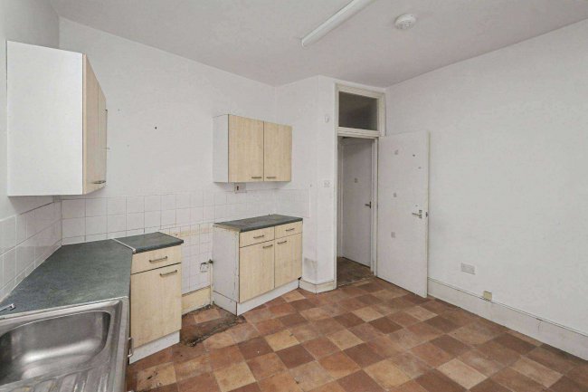 19b Kenmont Gardens, Kensal Green, London NW10 6BT 73