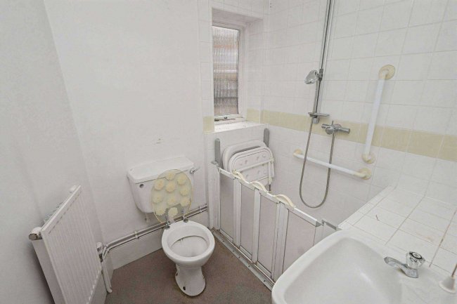 19b Kenmont Gardens, Kensal Green, London NW10 6BT 73