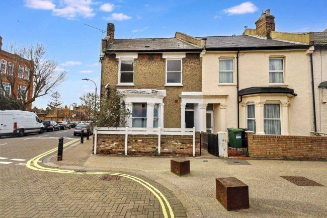 19b Kenmont Gardens, Kensal Green, London NW10 6BT 73