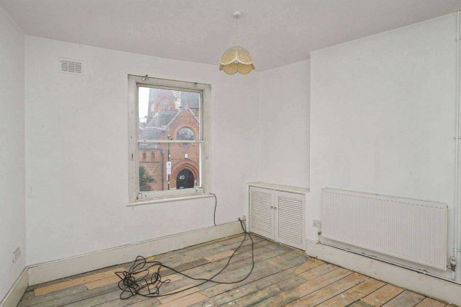 19b Kenmont Gardens, Kensal Green, London NW10 6BT 73