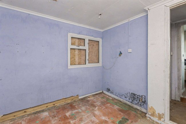 8 Kings Road, Maulden, Bedford  MK45 2DT 87