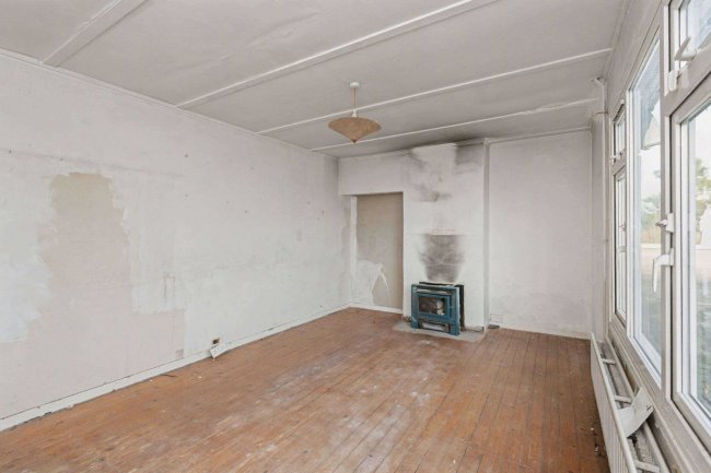 8 Kings Road, Maulden, Bedford  MK45 2DT 87