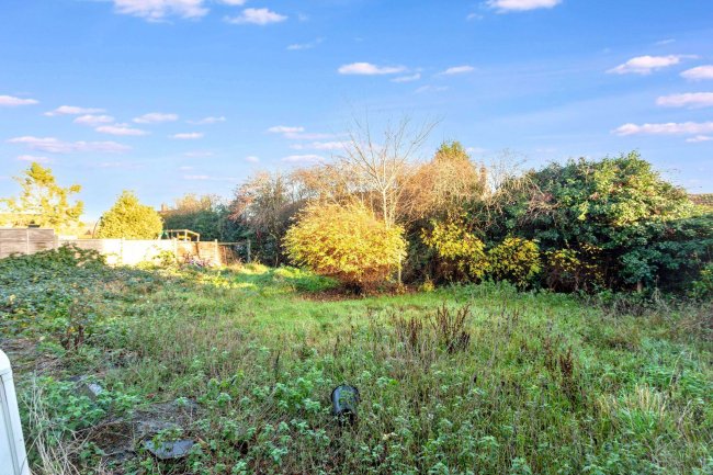 8 Kings Road, Maulden, Bedford  MK45 2DT 87