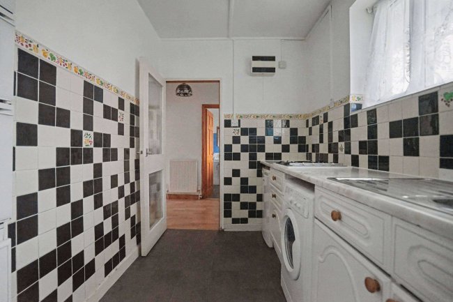 Flat 1 Rodmell, Regent Square, Bloomsbury, London, WC1H 8HX 24