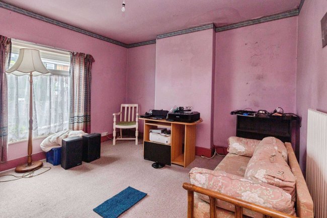 120 High Street, Stoke-on-Trent ST7 8BQ 1