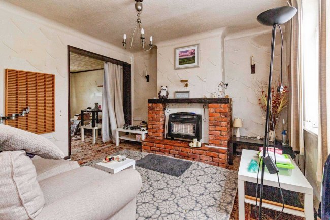 120 High Street, Stoke-on-Trent ST7 8BQ 1