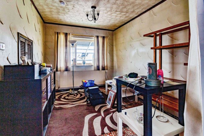 120 High Street, Stoke-on-Trent ST7 8BQ 1