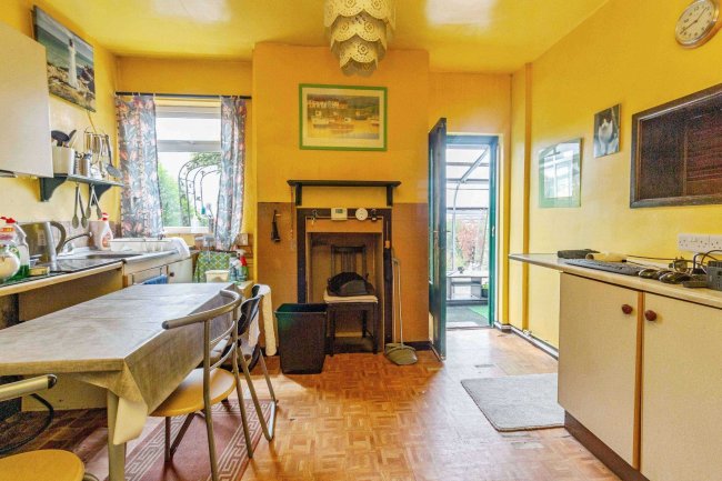 120 High Street, Stoke-on-Trent ST7 8BQ 1