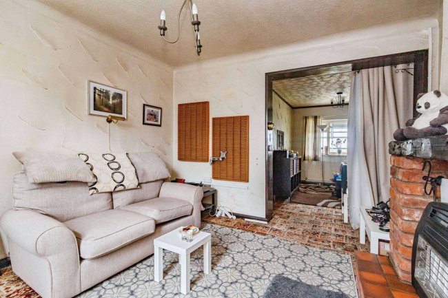 120 High Street, Stoke-on-Trent ST7 8BQ 1