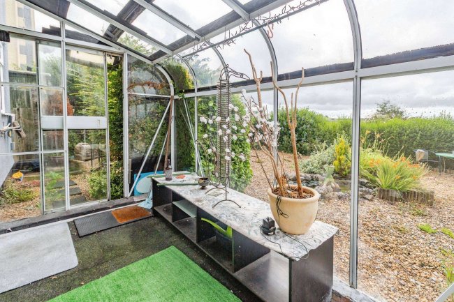 120 High Street, Stoke-on-Trent ST7 8BQ 1