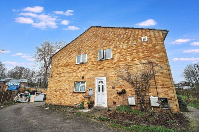 Flat 1 Woodglen, Bishopsford Road, Morden, SM4 6AW 6