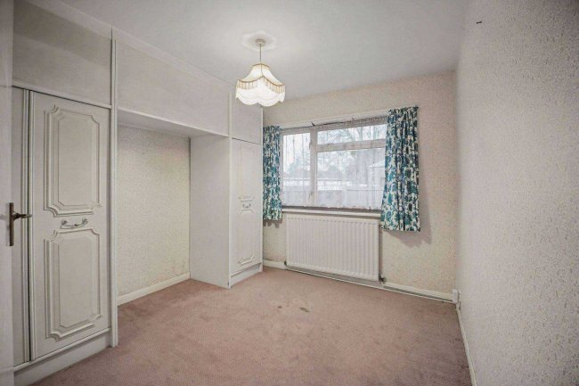 Flat 1 Woodglen, Bishopsford Road, Morden, SM4 6AW 6