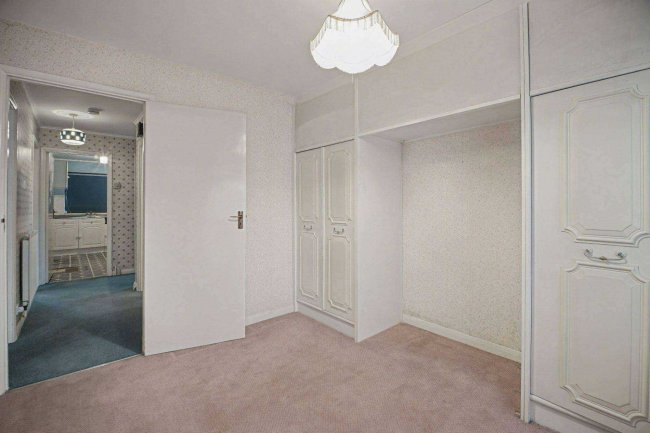 Flat 1 Woodglen, Bishopsford Road, Morden, SM4 6AW 6