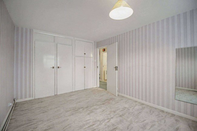 Flat 1 Woodglen, Bishopsford Road, Morden, SM4 6AW 6