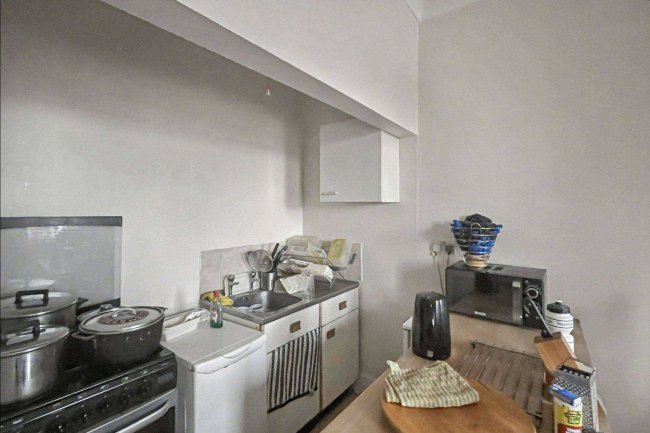 Flat 1, 110 Portland Road, South Norwood London, SE25 4PJ 65