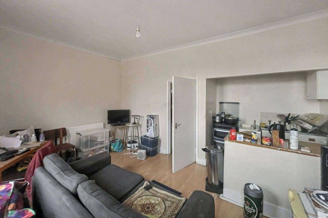Flat 1, 110 Portland Road, South Norwood London, SE25 4PJ 65