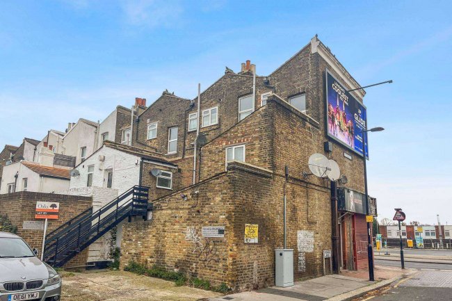 Flat 1, 110 Portland Road, South Norwood London, SE25 4PJ 65