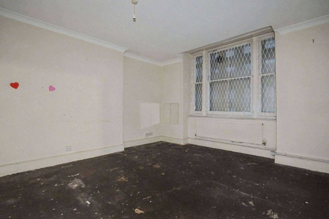 13a Arundel Gardens, Notting Hill, London W11 2LN 94