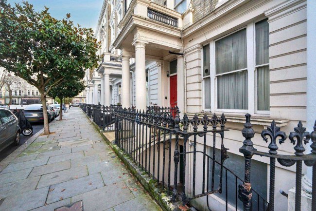 13a Arundel Gardens, Notting Hill, London W11 2LN 94