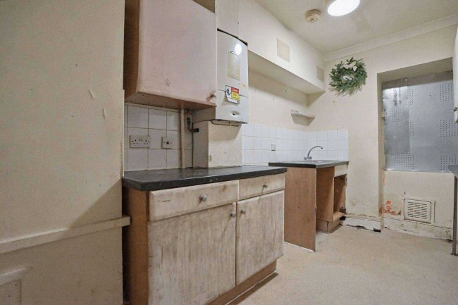 13a Arundel Gardens, Notting Hill, London W11 2LN 94