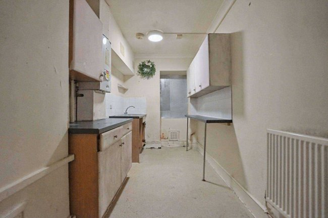 13a Arundel Gardens, Notting Hill, London W11 2LN 94