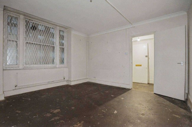 13a Arundel Gardens, Notting Hill, London W11 2LN 94