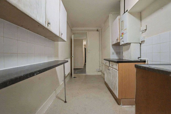 13a Arundel Gardens, Notting Hill, London W11 2LN 94