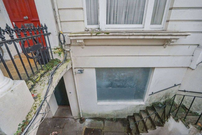 13a Arundel Gardens, Notting Hill, London W11 2LN 94