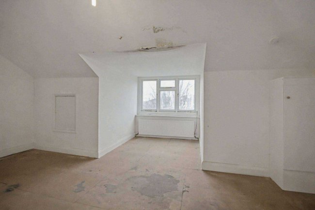 Flat E, 104 Sutherland Avenue, London W9 2QR 42