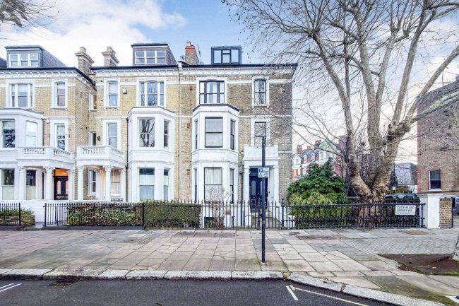 Flat E, 104 Sutherland Avenue, London W9 2QR 42