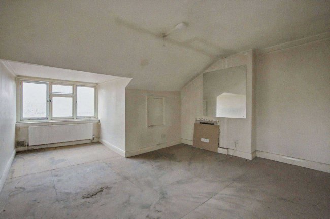 Flat E, 104 Sutherland Avenue, London W9 2QR 42