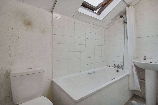 Flat E, 104 Sutherland Avenue, London W9 2QR 42